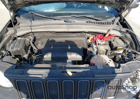 2018 Jeep Renegade Trailhawk 4X4 z USA, uszkodzony, nr VIN ZACCJBCB7JPH63647